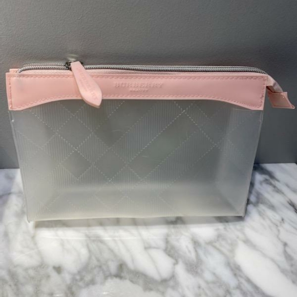 Burberry Handbags - Burberry perfume bag